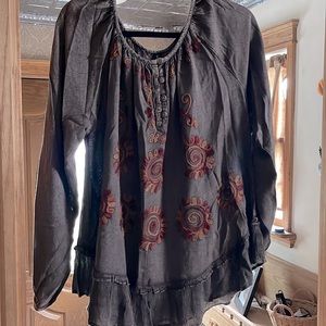 Women’s Sacred Thread top, Size large/xl